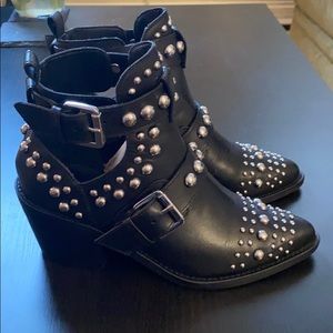 New! Kurt Geiger booties
